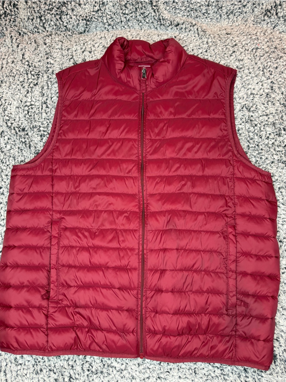 Amazon Essentials Quilted Puffer Jacket in Burgundy